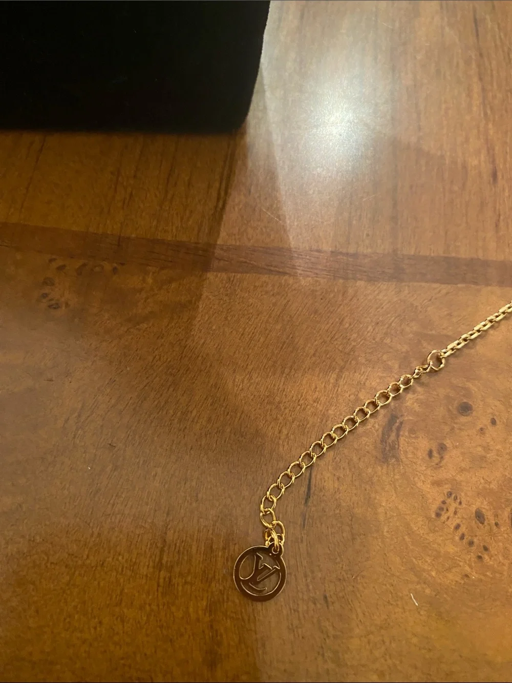Fashion Jewelry Tri-Linked LV Heart Necklace in Gold, Silver and Rose Gold